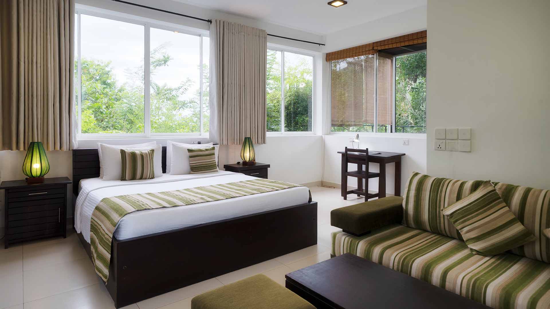 suite with mountain 01