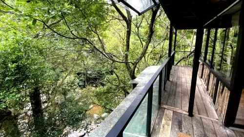 Suite-with-Double-Jacuzzi-6