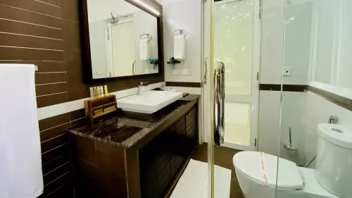 Suite-with-Single-Jacuzzi-5